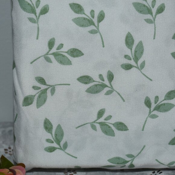 4 Piece Cottagecore White Green Eucalyptus Leaves Bed Sheet Set, Queen Size - Picture 4 of 11